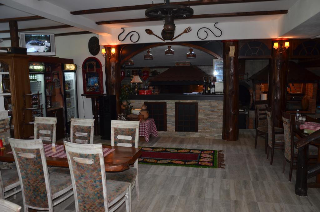 Rooms And Apartments Neron Bihac Lohovo Exterior photo