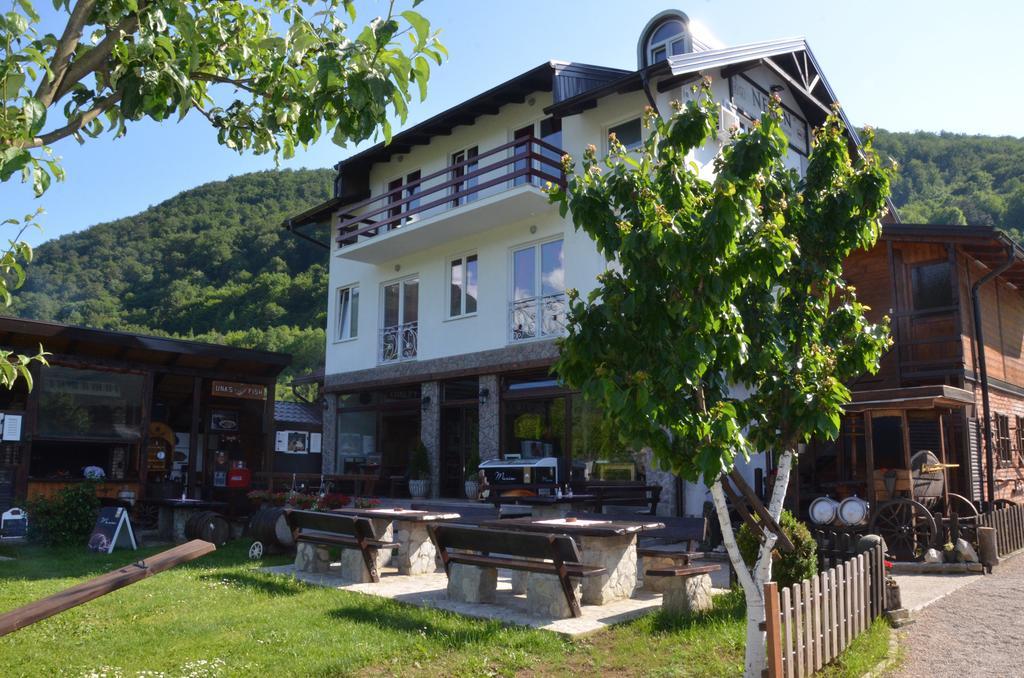 Rooms And Apartments Neron Bihac Lohovo Exterior photo