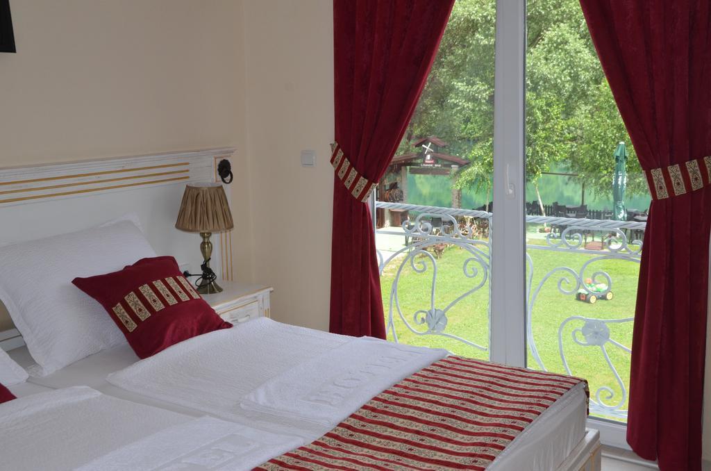 Rooms And Apartments Neron Bihac Lohovo Exterior photo